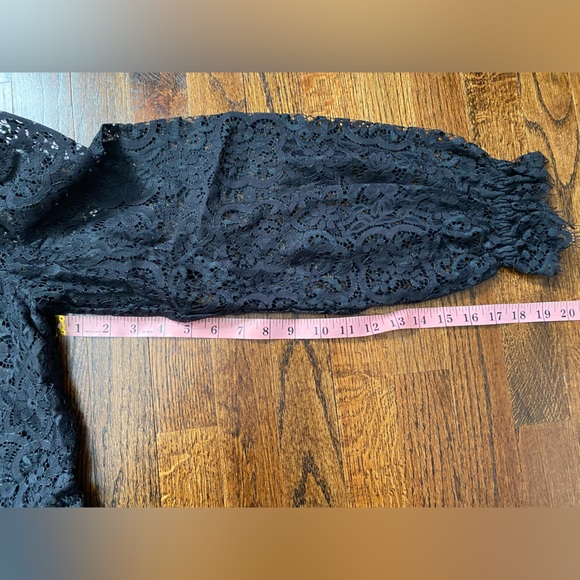 Lilly Pulitzer- lace split neck onyx black blouse flirty pouf sleeve Jaclynne L - Picture 15 of 16